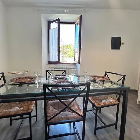 Gigi's Patio, Giardino Apartment