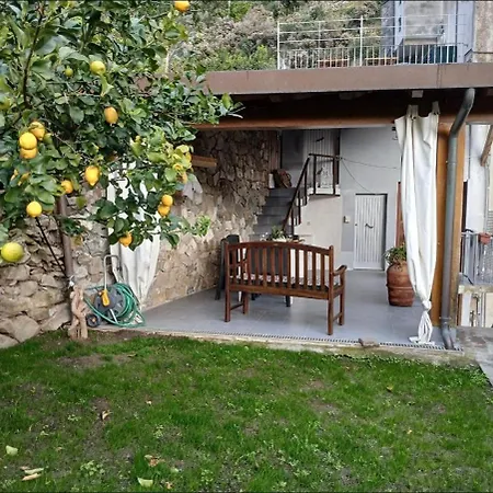 Apartment Gigi's Patio, Giardino *