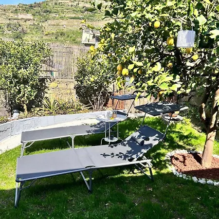 Gigi's Patio, Giardino Apartment Manarola